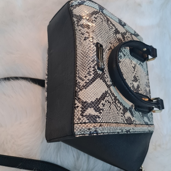 BCBG snakeskin crossbody - Picture 6 of 6
